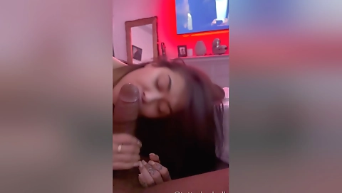 Hot amateur brunette with a tattoo gets her pussy stretched