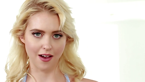 Blonde babe in lingerie gets rammed in the middle of a show