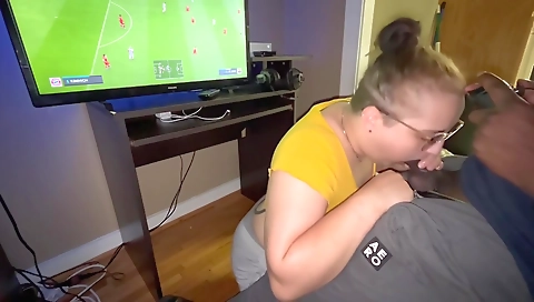 Brunette and her BBw mate have a deepthroat and fifa