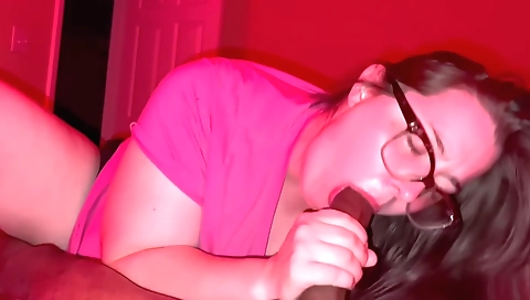 Brunette milf gets pounded in her head in amateur pov