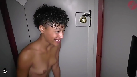 Black and brown teen and a blonde are doing a threesome