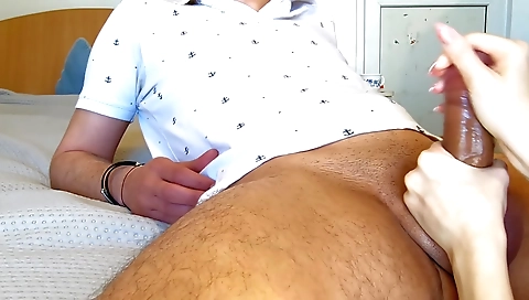 Handjob and big cock in her pussy and ass in amateur